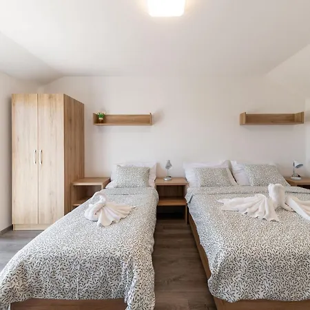 - Archivní Sklep Apartamento Dolní Dunajovice